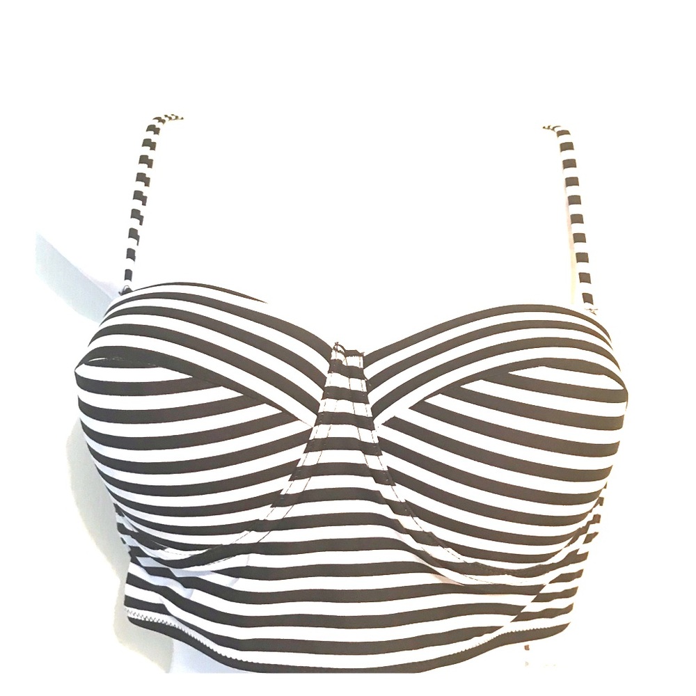 🆕 Cupshe L black and white striped bikini top